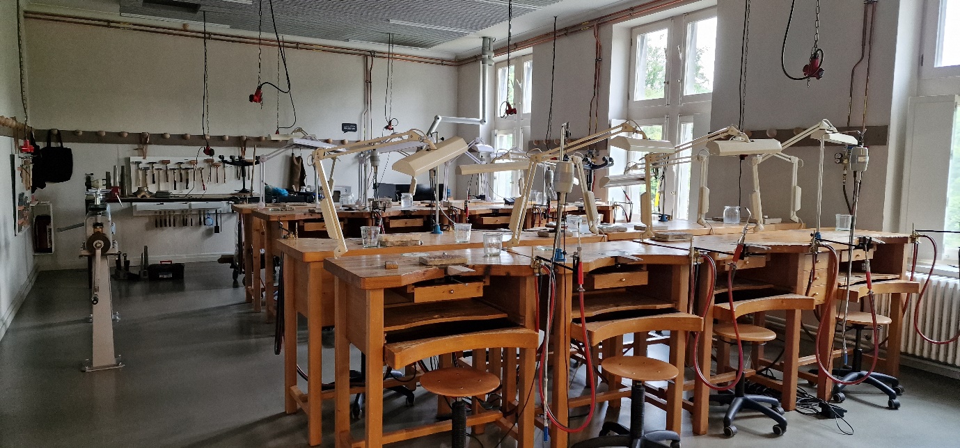 ALGT Shares Gemstone Testing Expertise with Belgian Jewelry Professionals